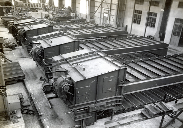 Screening equipments at factory assembly, 1959