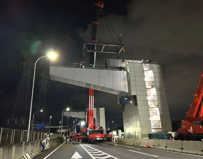 夜間架設工事の様子