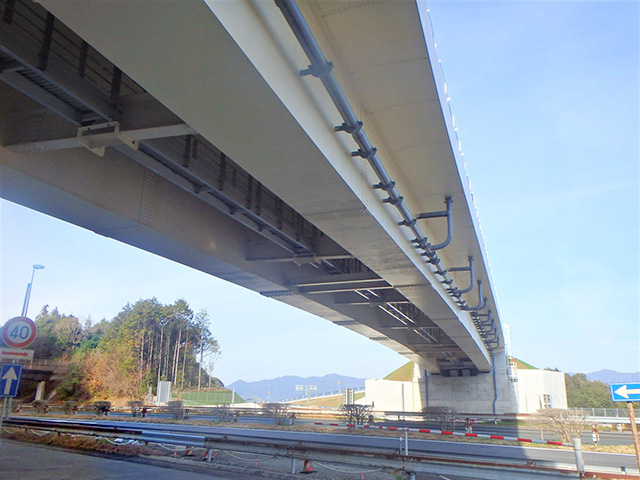 湯田PAスマートインターチェンジ橋